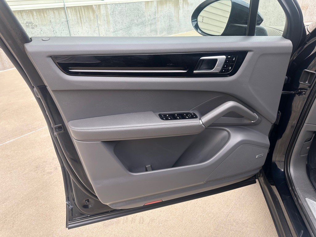 2021 Porsche Cayenne Image 9