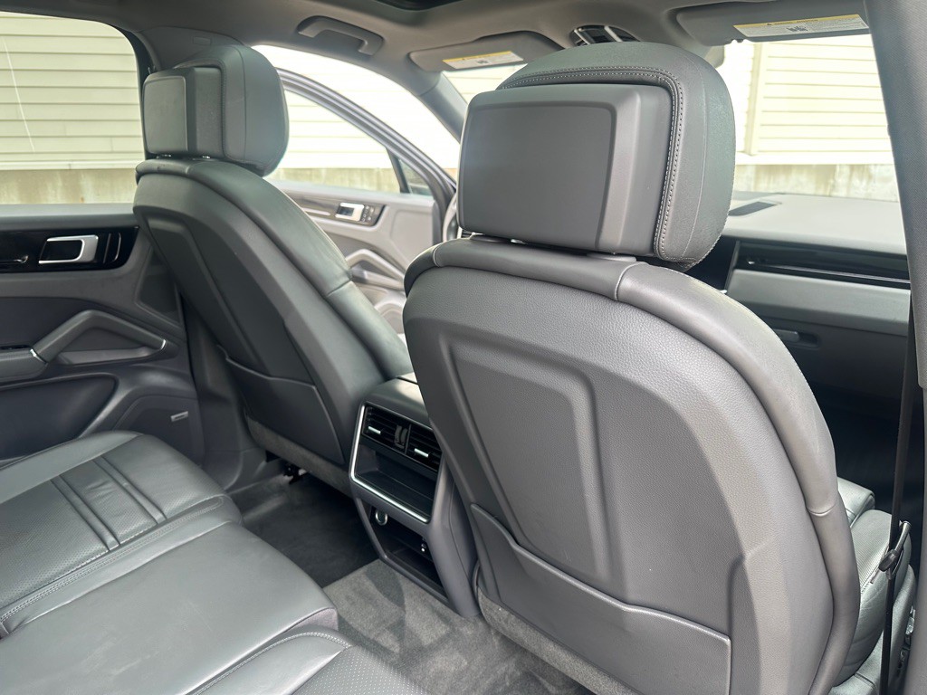 2021 Porsche Cayenne Image 21