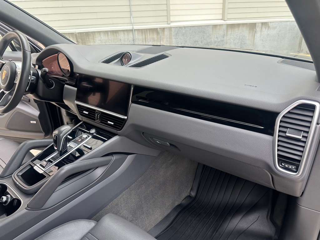 2021 Porsche Cayenne Image 24
