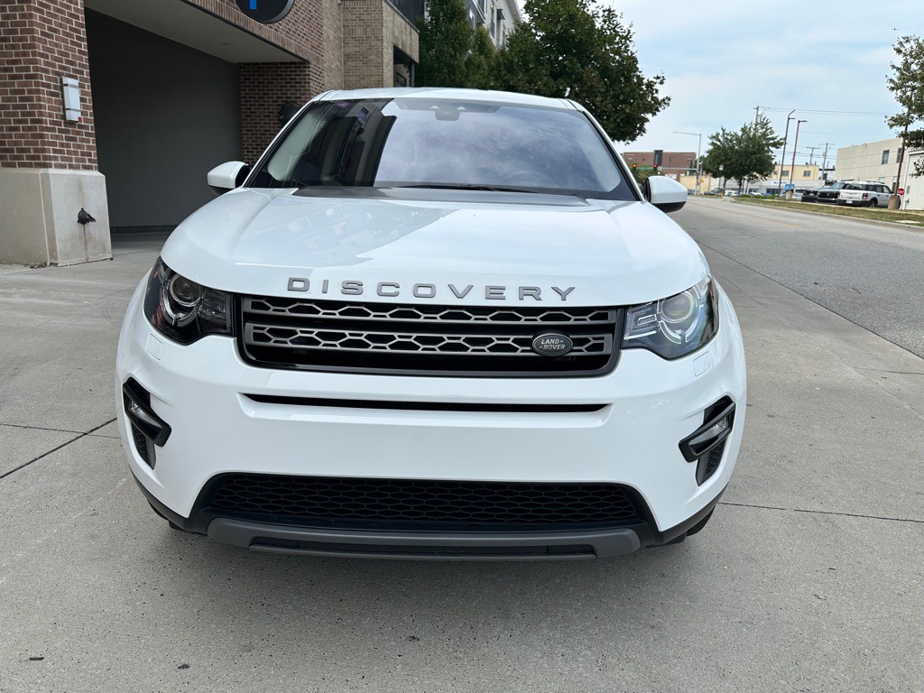 2019 Land Rover Discovery Sport Image 2