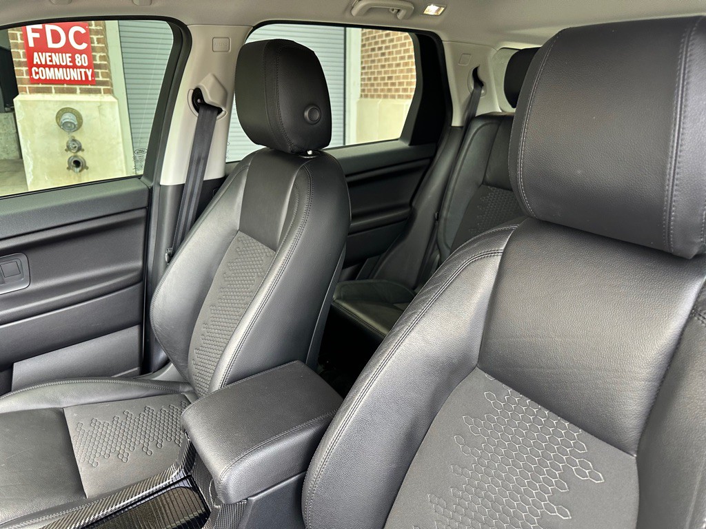 2019 Land Rover Discovery Sport Image 14