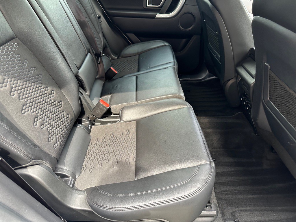 2019 Land Rover Discovery Sport Image 19