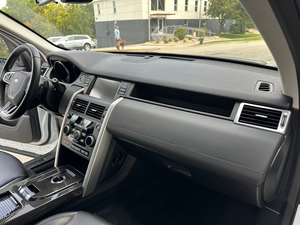2019 Land Rover Discovery Sport Image 21