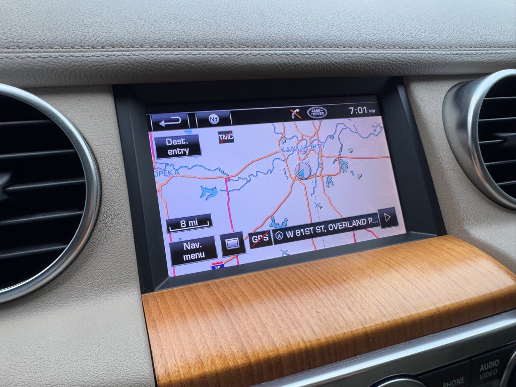 2012 Land Rover LR4 Image 17