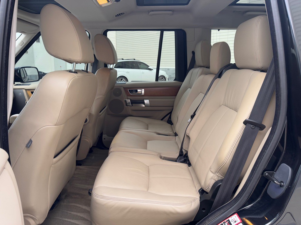 2012 Land Rover LR4 Image 24