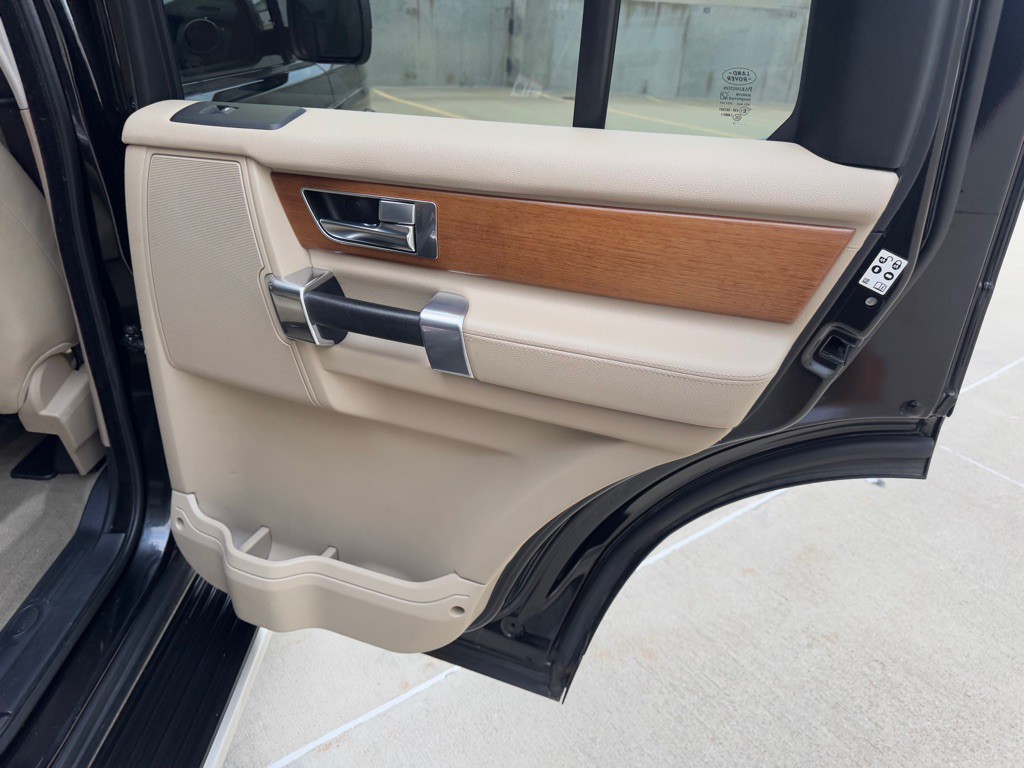 2012 Land Rover LR4 Image 28