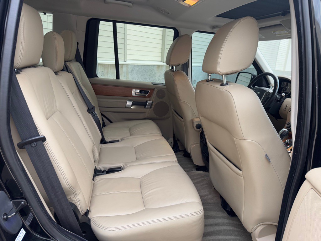 2012 Land Rover LR4 Image 29