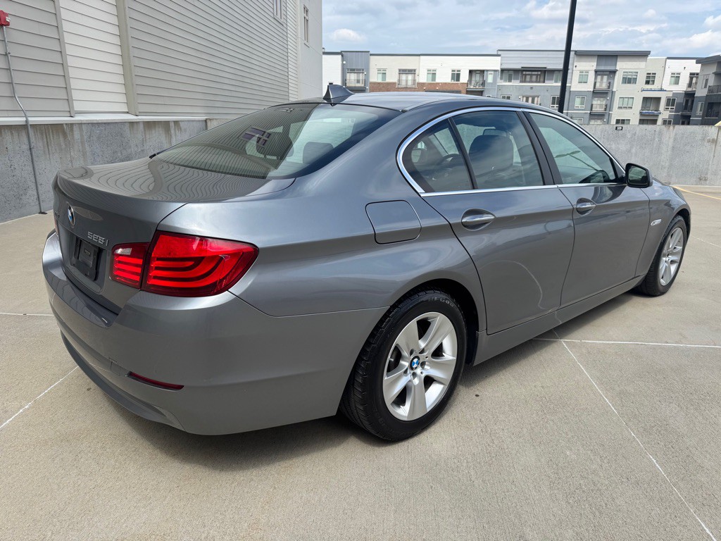 2013 BMW 5 Series Image 3