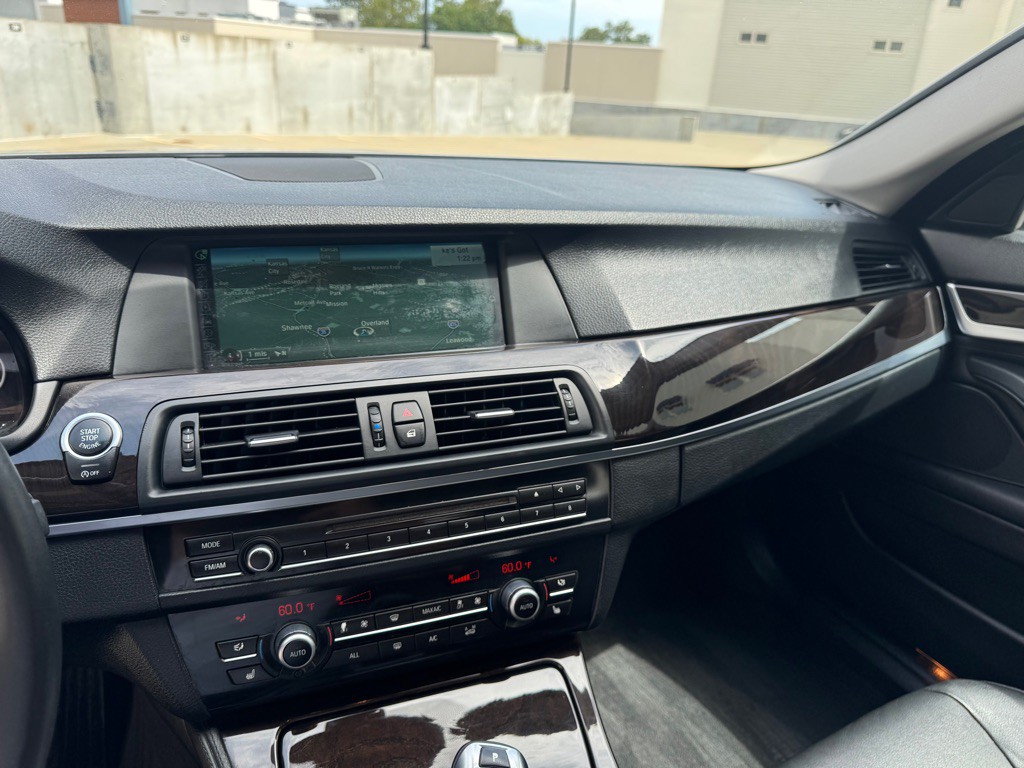 2013 BMW 5 Series Image 17