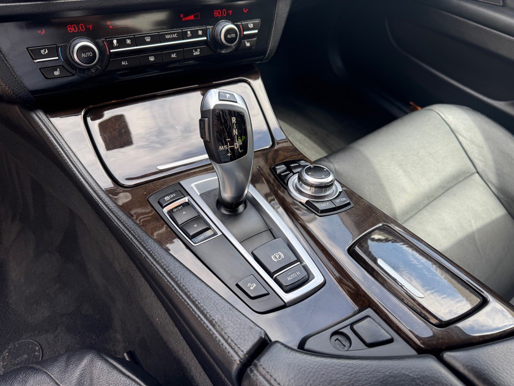 2013 BMW 5 Series Image 20