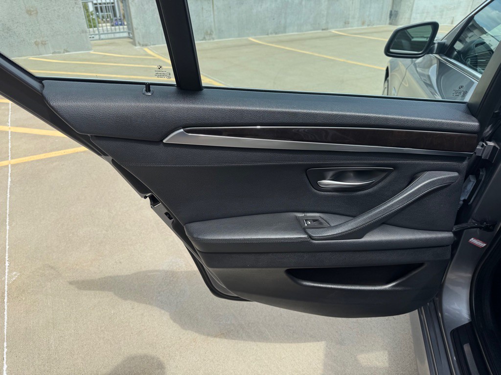 2013 BMW 5 Series Image 21