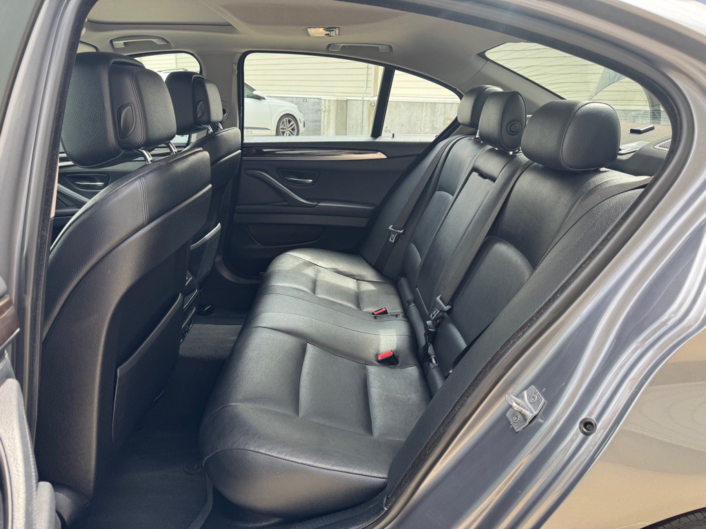 2013 BMW 5 Series Image 22
