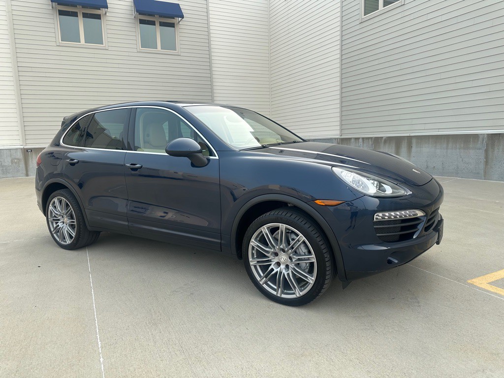 2012 Porsche Cayenne Image 1