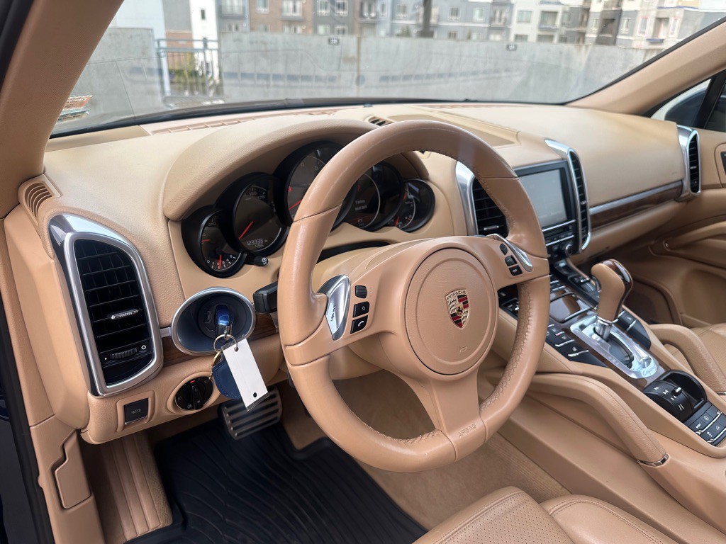 2012 Porsche Cayenne Image 9