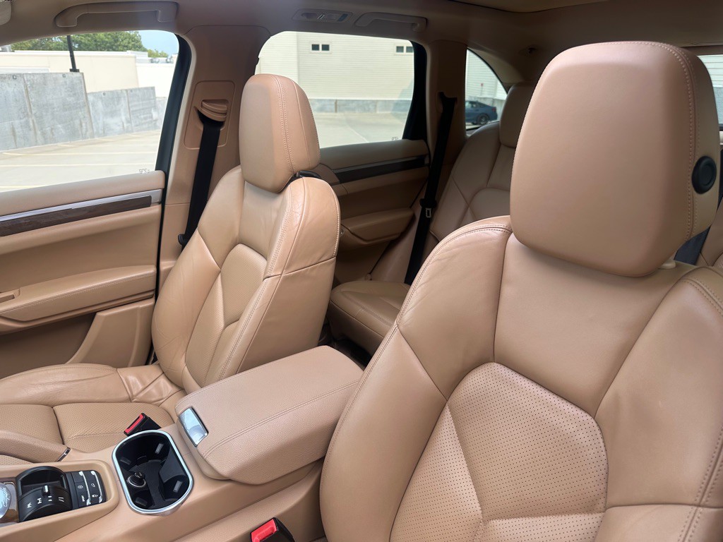 2012 Porsche Cayenne Image 13