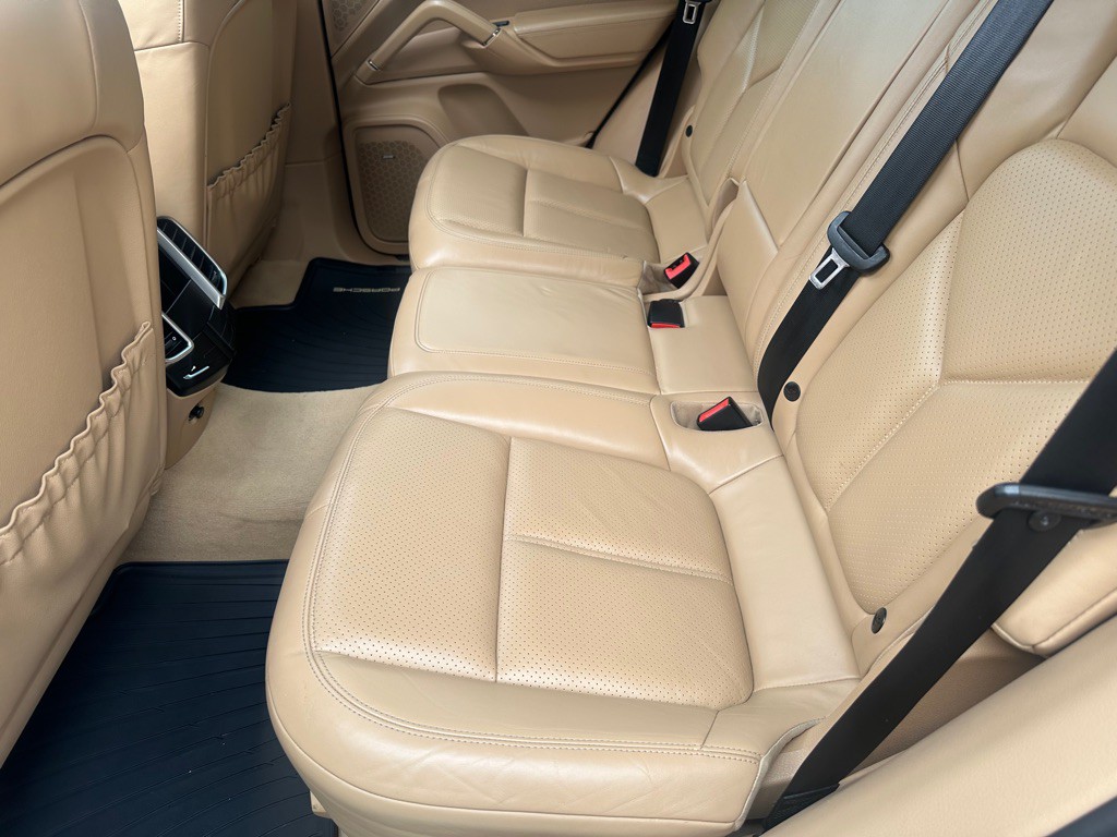 2012 Porsche Cayenne Image 16