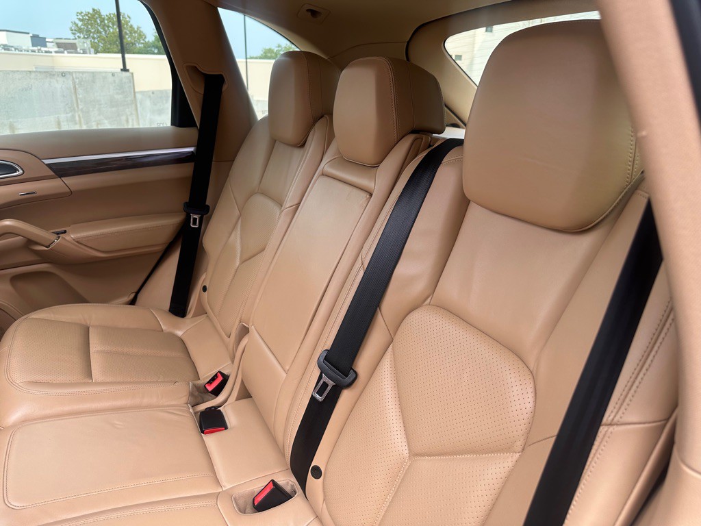 2012 Porsche Cayenne Image 17