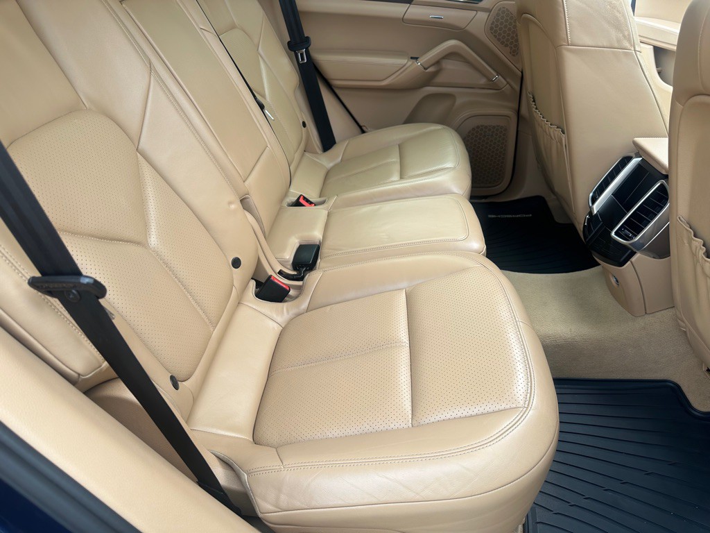 2012 Porsche Cayenne Image 21
