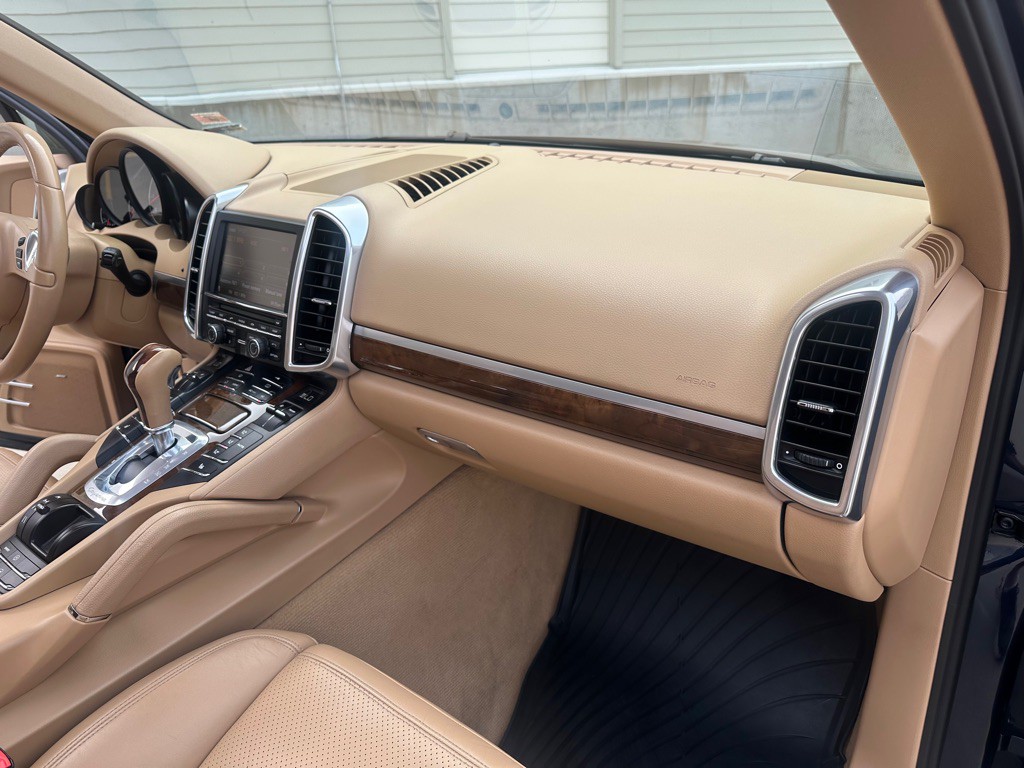 2012 Porsche Cayenne Image 22