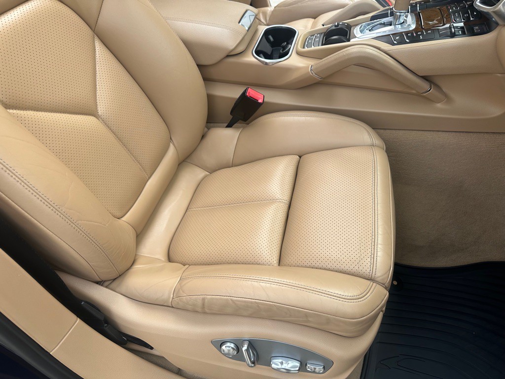 2012 Porsche Cayenne Image 24