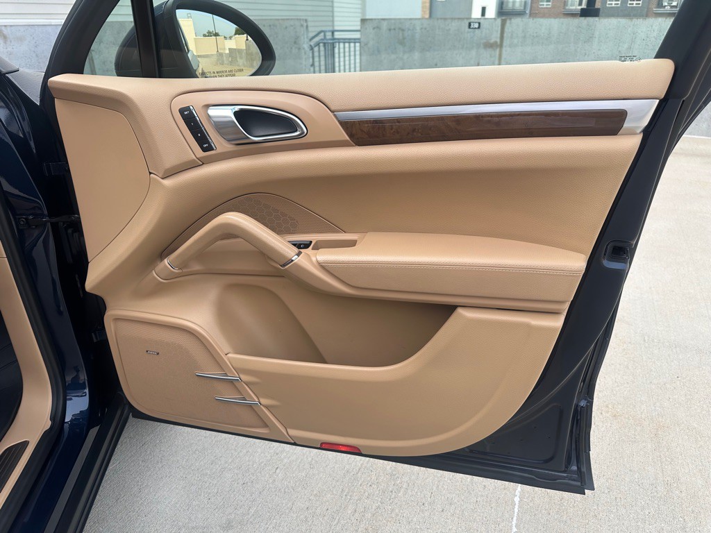 2012 Porsche Cayenne Image 26