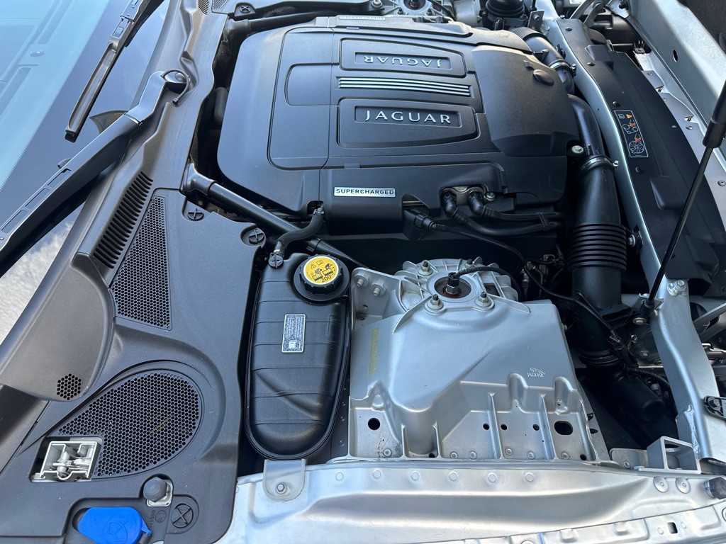 2013 Jaguar XK-Series Image 26