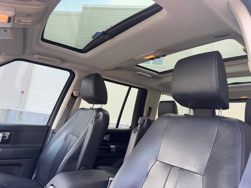 2016 Land Rover LR4 Image 14