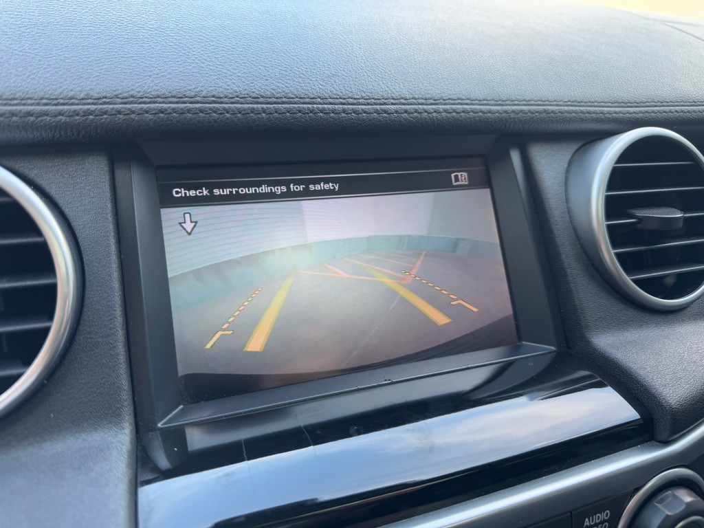 2016 Land Rover LR4 Image 19