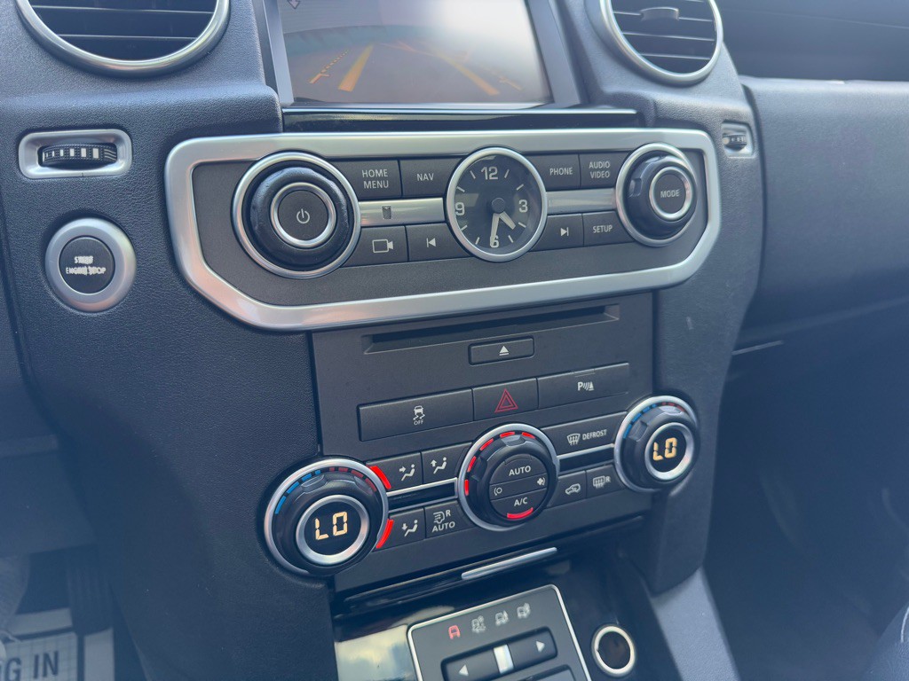 2016 Land Rover LR4 Image 20