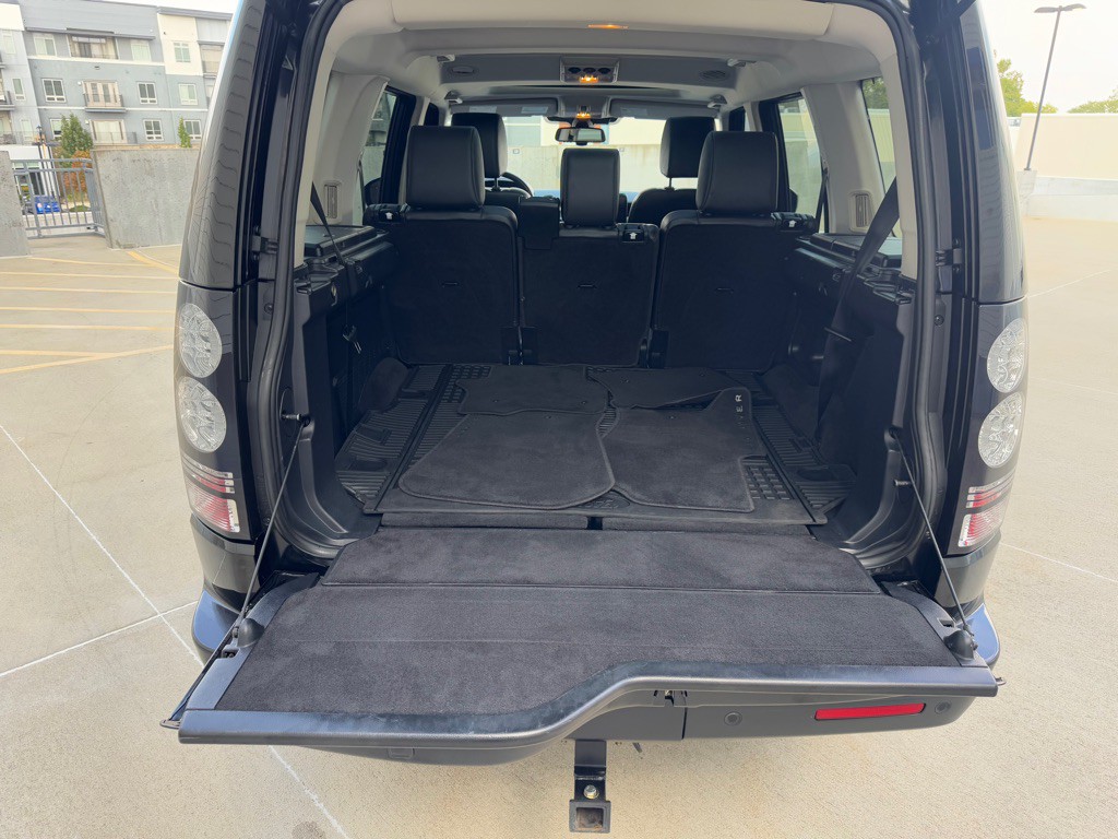 2016 Land Rover LR4 Image 24