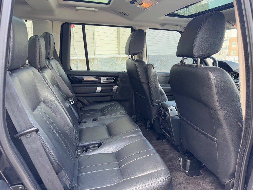 2016 Land Rover LR4 Image 26