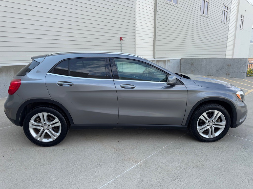 2015 Mercedes-Benz GLA-Class Image 2