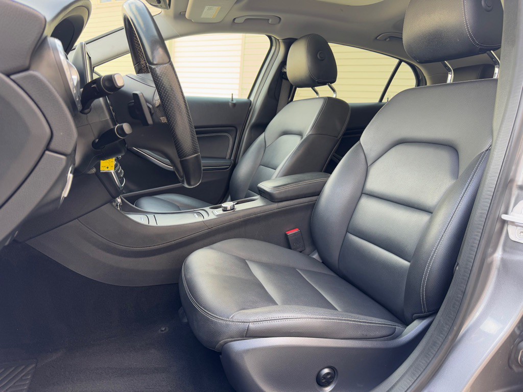 2015 Mercedes-Benz GLA-Class Image 11