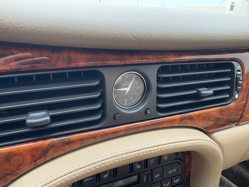 2003 Jaguar Vandenplas Image 18