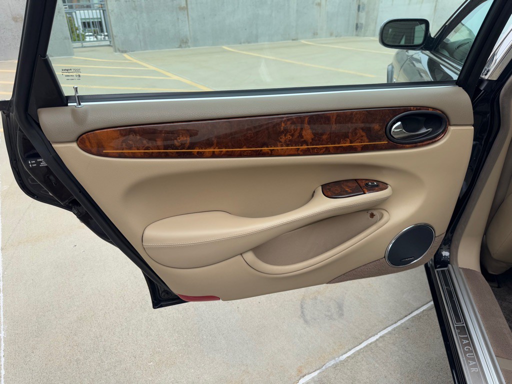 2003 Jaguar Vandenplas Image 21
