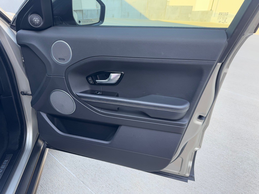 2014 Land Rover Range Rover Evoque Image 28