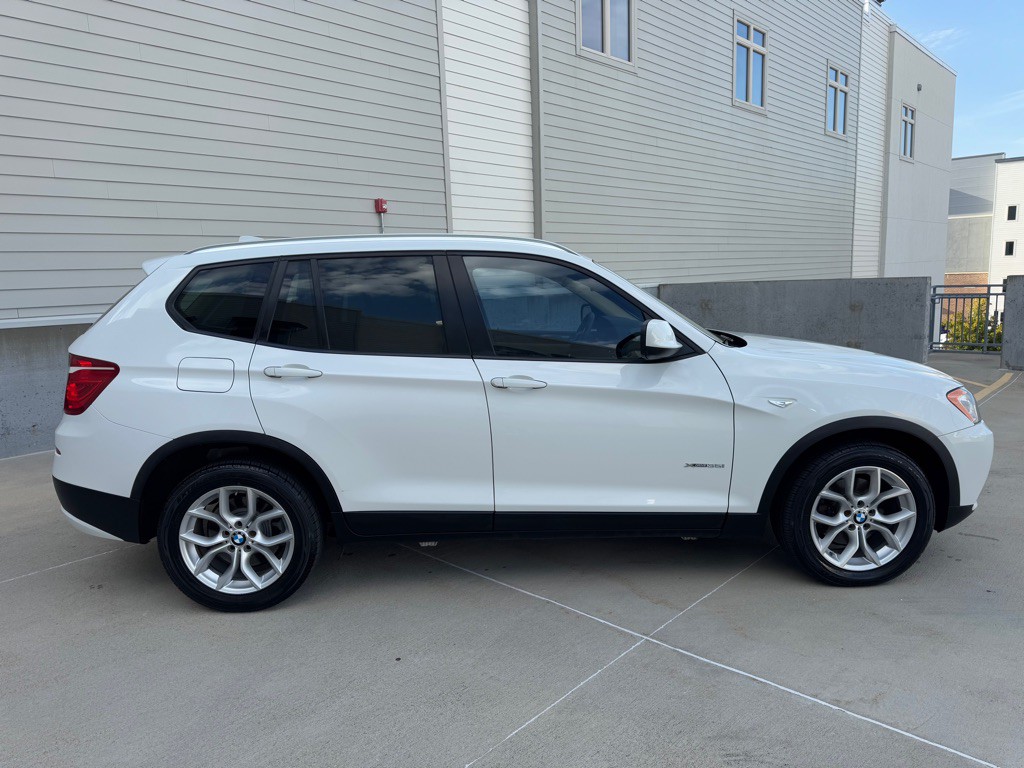 2011 BMW X3 Image 2