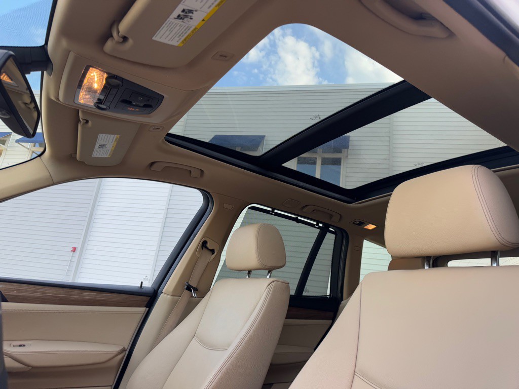 2011 BMW X3 Image 12