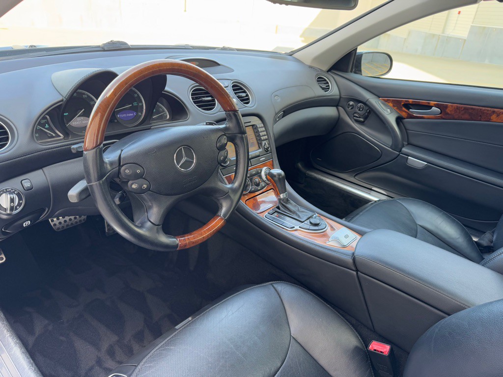 2007 Mercedes-Benz SL-Class Image 11