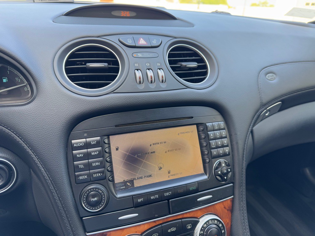 2007 Mercedes-Benz SL-Class Image 16