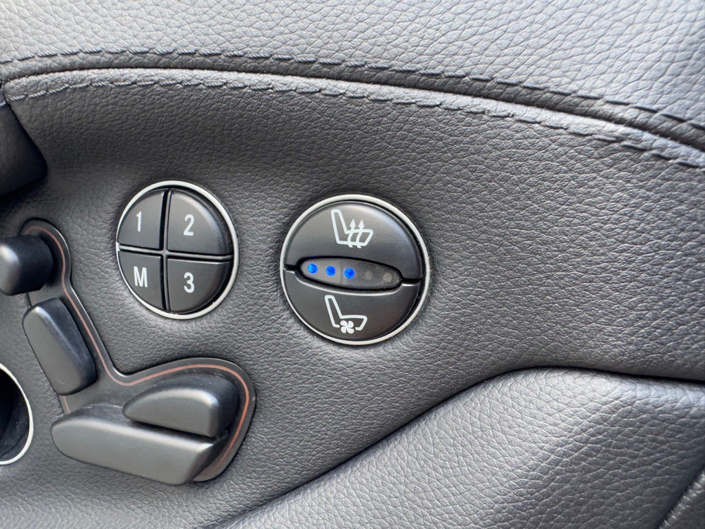 2007 Mercedes-Benz SL-Class Image 18