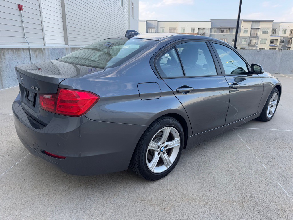 2014 BMW 3 Series Image 3