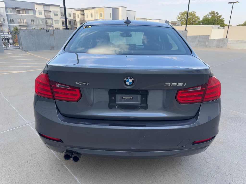 2014 BMW 3 Series Image 4