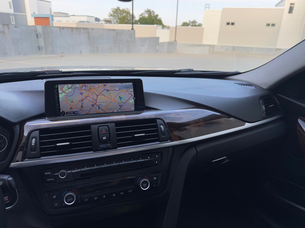 2014 BMW 3 Series Image 15
