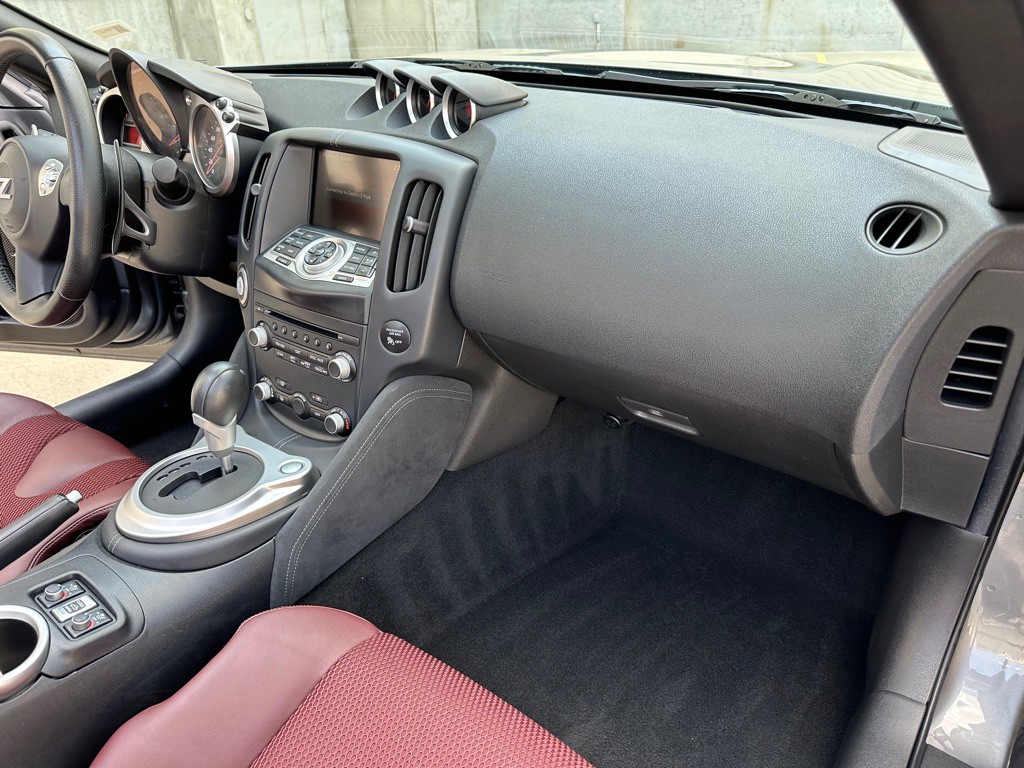 2016 Nissan 370Z Image 19