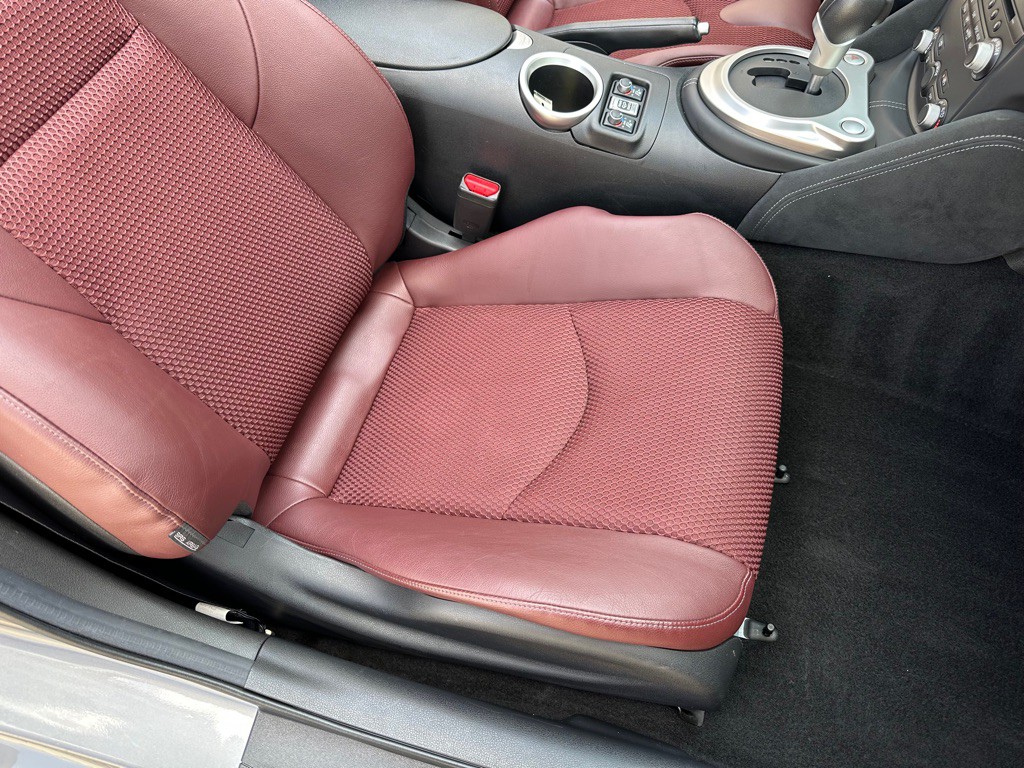 2016 Nissan 370Z Image 21