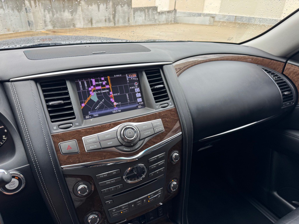 2017 INFINITI QX80 Image 16
