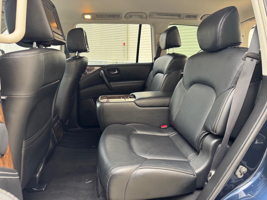 2017 INFINITI QX80 Image 24