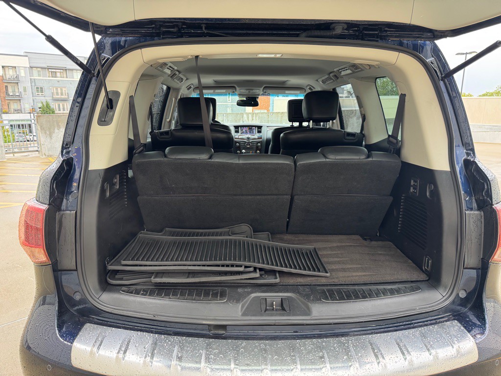 2017 INFINITI QX80 Image 27