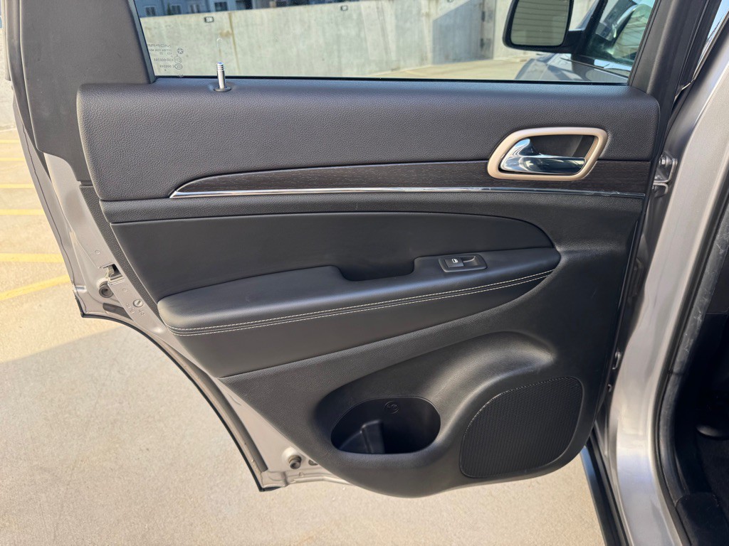 2014 Jeep Grand Cherokee Image 21